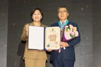  이우봉 풀무원 총괄CEO, 식품산업 발전 '은탑산업훈장' 수훈