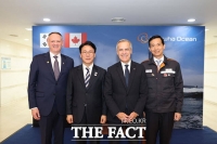  김민석 총리, 한화오션서 캐나다 총리 접견 [포토]