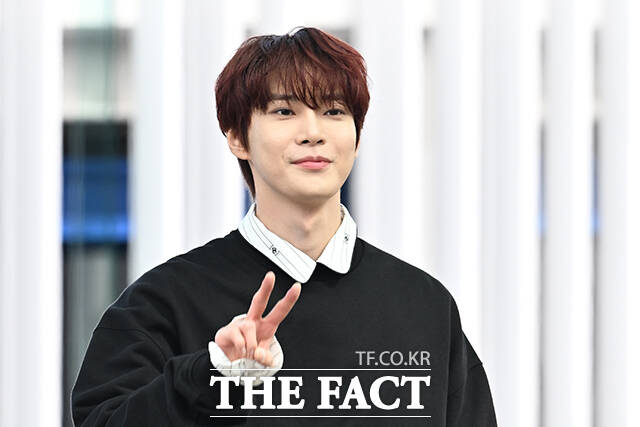 NCT 도영이 교육환경 개선을 위한 후원금 1억 원을 월드비전에 전달했다. /서예원 기자