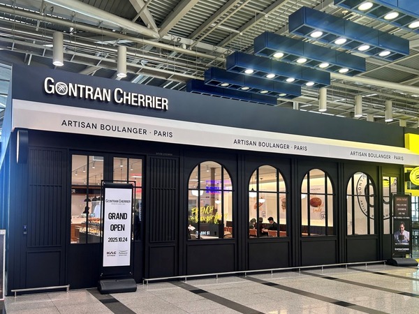 풀무원의 푸드서비스 기업인 풀무원푸드앤컬처는 지난 6월 청주국제공항 복합컨세션 운영 사업권을 신규 수주한 후 3개월간의 준비를 거쳐 총 8개 식음매장을 오픈했다고 31일 밝혔다. /풀무원푸드앤컬처