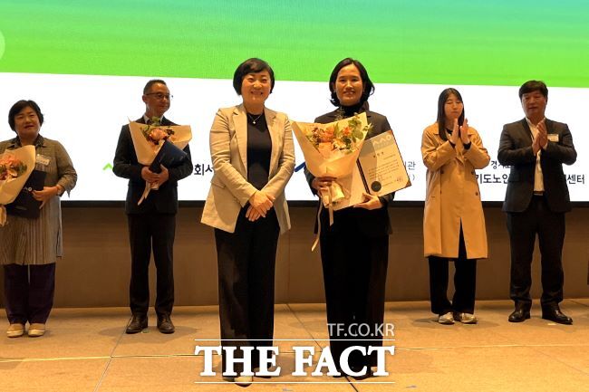 시흥시 거모종합사회복지관이 노인맞춤돌봄서비스 경기도 우수 수행기관으로 선정됐다. /시흥시