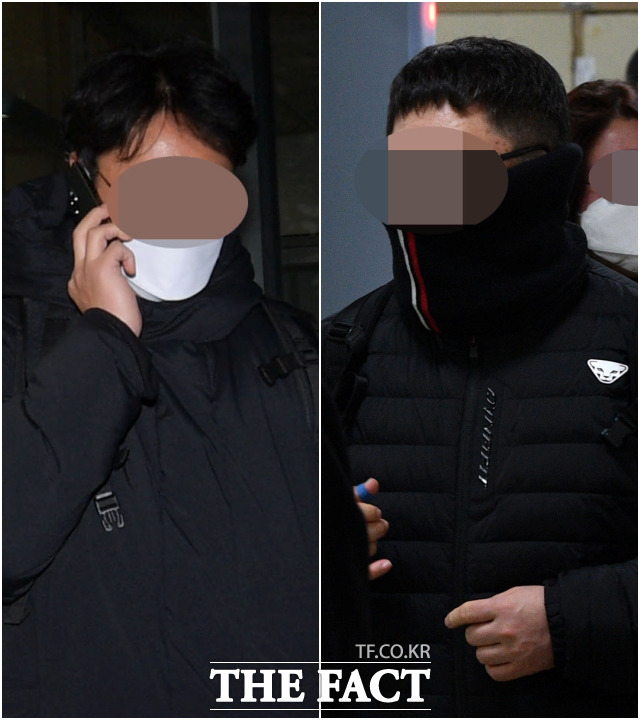 이날 2차 공판에 출석한 정민용 변호사(왼쪽)와 정영학 회계사가 오전 공판을 마친 후 법원을 나서고 있다.