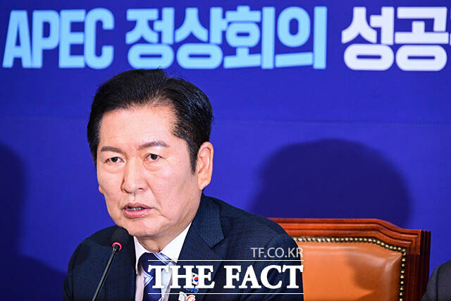 정청래 더불어민주당 대표가 31일 서울 여의도 국회에서 열린 최고위원회의에서 모두발언을 하고 있다. /국회=남윤호 기자