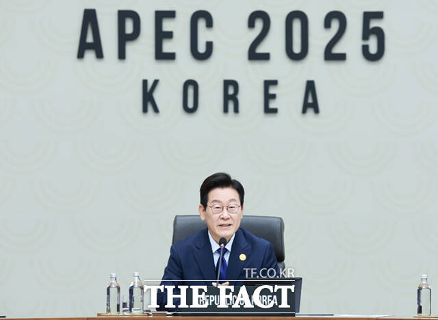 이재명 대통령이 31일 오전 경주 화백컨벤션센터에서 주재한 2025 APEC 정상회의 첫 세션에서 발언하고 있다. /APEC 2025 KOREA & 연합뉴스