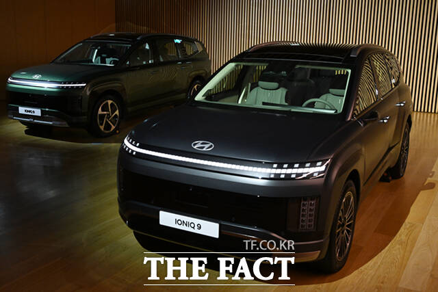 현대자동차그룹은 미국 고속도로 안전보험협회(IIHS)가 지난 28일(현지시간) 발표한 충돌 안전 평가에서 현대차 아이오닉 9과 기아 스포티지가 톱 세이프티 픽 플러스(TSP+), 현대차 싼타크루즈가 톱 세이프티 픽(TSP) 등급을 획득했다고 31일 밝혔다. /이새롬 기자