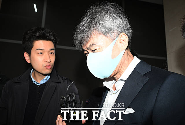 임성근 전 해병대 1사단장의 구명로비에 가담한 혐의를 받는 이종호 전 블랙펄인베스트 대표가 1일 오전 서울 서초구 한샘빌딩에 마련된 순직 해병 특검 사무실에 피의자로 출석하고 있다. /박헌우 기자