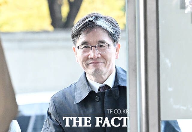 오동운 공수처장이 1일 오전 서울 서초구 한샘빌딩에 마련된 순직 해병 특검 사무실에 피의자 신분으로 출석하고 있다. /박헌우 기자