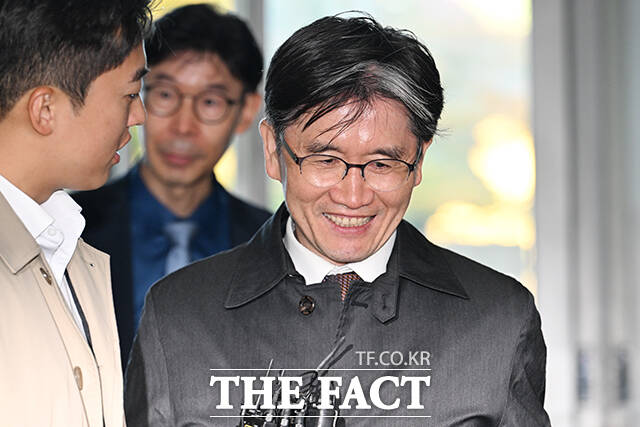 오동운 공수처장이 1일 오전 서울 서초구 한샘빌딩에 마련된 순직 해병 특검 사무실에 피의자 신분으로 출석하고 있다. /박헌우 기자