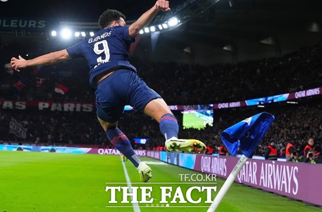 후반 추가시간 이강인의 코너킥에 이른 흐비차 크바라츠헬리아의 어시스트를 헤더 결승골로 연결한 곤살루 하무스의 격정적인 골 세리머니./PSG