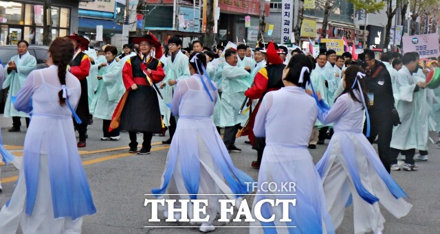고창군은 행렬 구성의 다양화와 연출 방식 개선 등을 통해 더욱 풍성한 볼거리 제공을 위해 힘썼다. /고창군