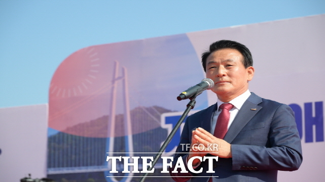 백성현 논산시장이 지난달 31일 논산시민운동장에서 열린 ‘2025년도 충남도 지체장애인의 날 기념식 및 한마음대회’를 통해 축사를 하고 있다. /논산시