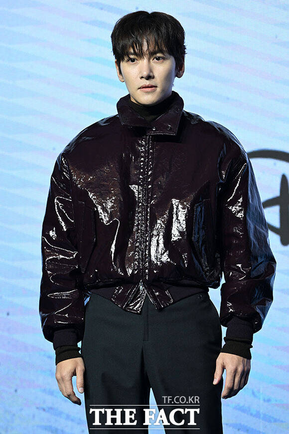 [더팩트ㅣ남용희 기자] 배우 지창욱이 3일 오전 서울 여의도 콘래드 서울 호텔에서 열린 디즈니+ 새 오리지널 시리즈 조각도시 제작발표회에서 맡은 캐릭터에 대해 개인적으로 잘 해내고 싶다는 욕심이 났고 자신감이 있었다고 밝혔다.