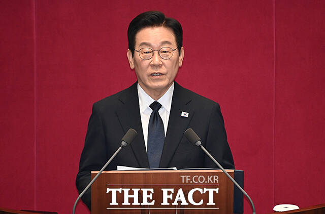 이재명 대통령이 4일 오전 서울 여의도 국회에서 2026년도 예산안에 대한 시정연설을 하고 있다. /국회=배정한 기자