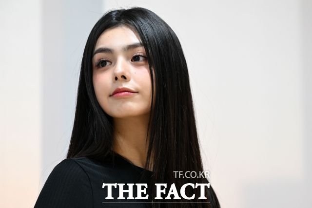 아이사는 K팝 가수로 데뷔하기전 10여 년간 피겨 스케이팅 선수로 활동해 왔다고 밝혔다./남용희 기자