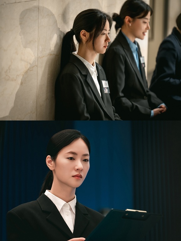 배우 전여빈은 <더팩트>와의 인터뷰에서 경호원으로서의 김영란은 버림받은 길고양이 같은 느낌의 생존 본능이 가장 중요한 인물처럼 보였으면 좋겠다고 생각했다고 전했다. /KT스튜디오지니