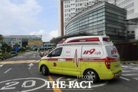  서울 천호동 상가서 흉기 난동…3명 중상