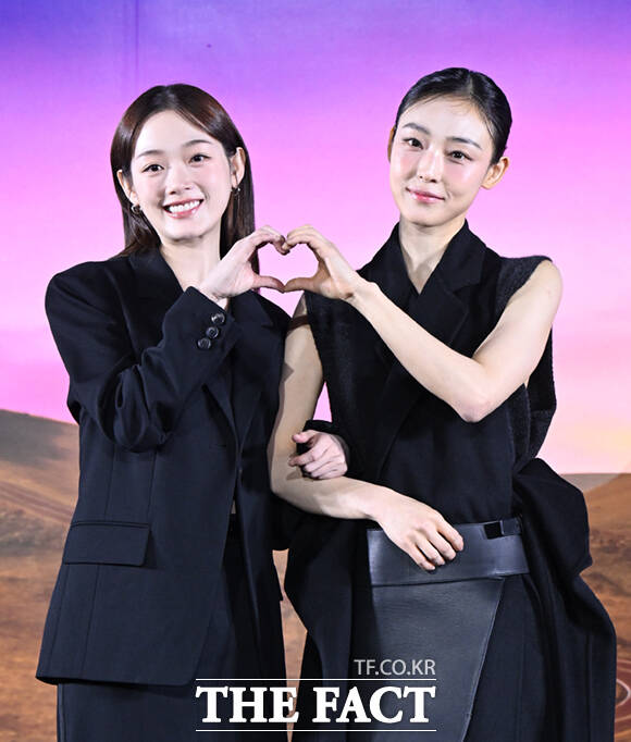 배우 이유미(왼쪽)와 전소니가 넷플릭스 새시리즈 당신이 죽였다를 통해 여성 연대를 그리며 호흡을 맞춘다. /이새롬 기자