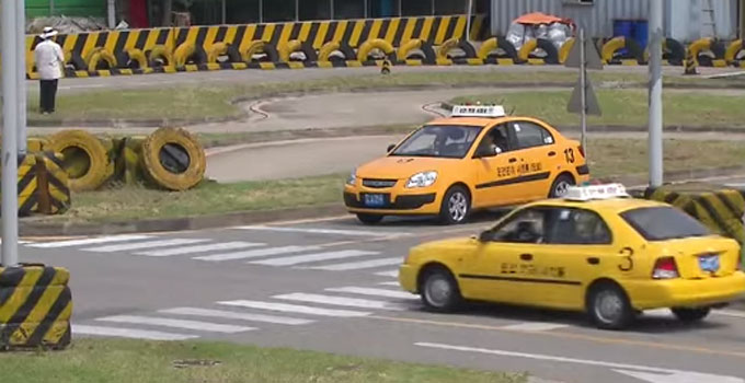 경찰청과 한국도로교통공단은 5일 오후 서울 강서운전면허시험장에서 실주행 및 가상환경 기반 운전능력진단시스템 시연회를 개최했다고 밝혔다. /더팩트 DB