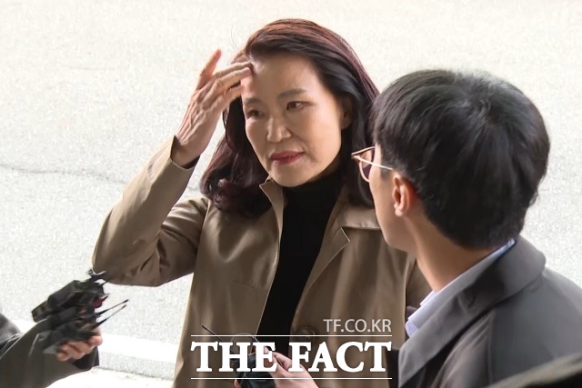 이진숙 전 방송통신위원장이 5일 오후 서울 양천구 서울남부지방검찰청 앞에서 영등포경찰서장과 전직 수사과장 등을 직권남용 혐의로 고발하기에 앞서 입장을 밝히고 있다. / 서울 양천구=김민지 기자