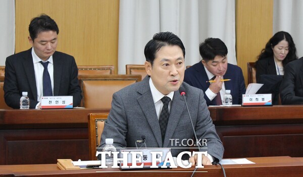 대전시와 국민의힘 중앙당이 지역 현안 해결과 내년도 국비 확보를 위한 충청권 지역민생 예산정책협의회를 5일 대전시청에서 개최했다. 장동혁 당대표가 인사말을 하고 있다. /선치영 기자