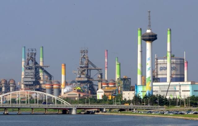 5일 포스코에 따르면 이날 오전 9시께 포항제철소 소둔산세공장에서 유해물질이 누출됐다. 포스코 포항제철소 전경. / 포스코