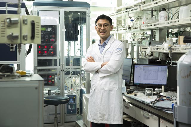 과학기술정보통신부와 한국연구재단은 이달의 과학기술인상 11월 수상자로 KAIST 생명화학공학과 최민기 교수를 선정했다. /과학기술정보통신부