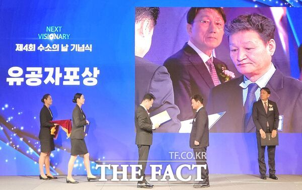 대전도시공사가 11월 3일 서울 더 플라자 호텔에서 열린 제4회 수소의 날 기념식에서 공공기관 부문 기후에너지환경부 장관 표창을 수상했다. /대전도시공사