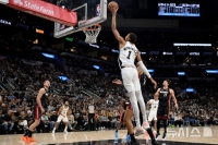  ‘외계인'의 키는 미스터리?... NBA 최장신 웸반야마 이야기 [유병철의 스포츠 렉시오] 