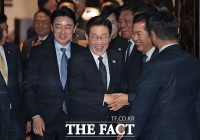  당정 '엇박자' 후폭풍 지속…'배드캅' 자처 정청래 리더십 시험대