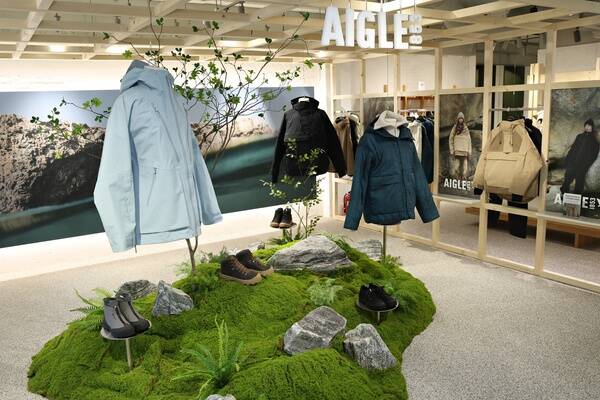 롯데홈쇼핑은 프랑스 172년 전통의 아웃도어 브랜드 에이글을 12월 31일까지 서울 한남동 패션 거리에서 팝업을 열기로 했다. /롯데홈쇼핑