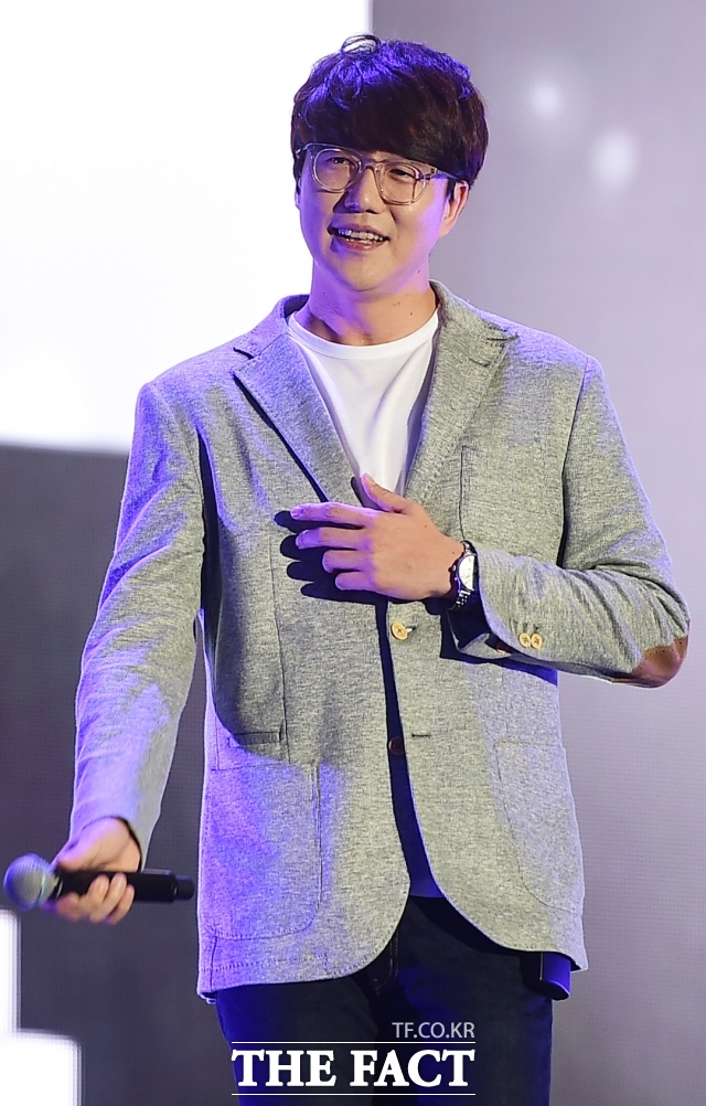 성시경 매니저를 둘러싼 논란은 지난 3일 매니저의 배신 행위로 성시경과 관련된 외주업체 및 관계자들에게 금전적 피해가 발생한 것으로 알려지면서 처음 불거졌다. /더팩트 DB