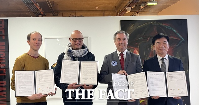 충남도는 5일 프랑스에서 유럽 선진 미술기관의 운영 경험과 상호 발전적인 협력 관계 구축을 위한 업무협약을 체결했다. /충남도