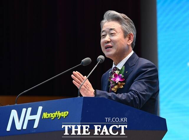 강호동 회장이 이끄는 농협중앙회는 6일 농심천심 운동을 본격 추진한다고 발표했다. /더팩트 DB