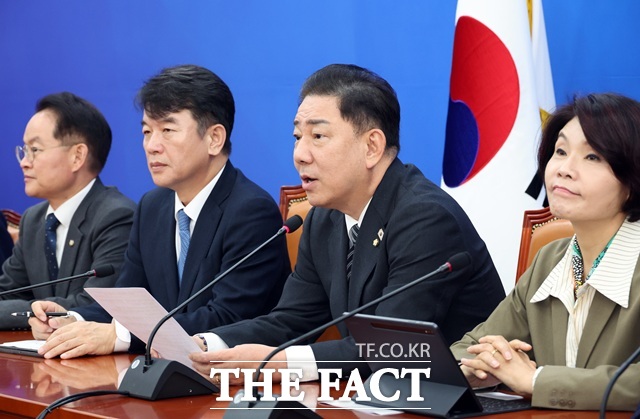 김병기 더불어민주당 원내대표가 6일 오전 서울 여의도 국회에서 열린 정책조정회의에서 발언을 하고 있다. /뉴시스