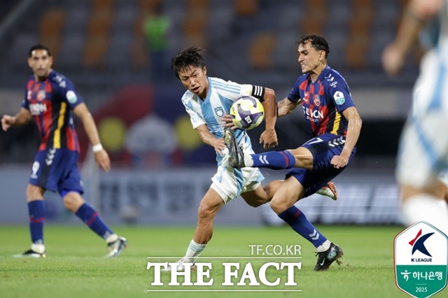 9위 울산과 10위 수원FC는 9일 36라운드에서 1부 잔류를 위한 건곤일척의 승부를 준비하고 있다./K리그