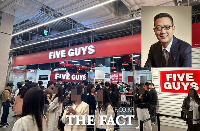 김동선 한화갤러리아·한화호텔앤드리조트 부사장이 국내에 들여온 햄버거 브랜드 파이브가이즈가 매물로 나온지 약 4개월이 지났지만 원매자가 나타나지 않고 있다. 사진 오른쪽 위는 김동선 부사장. /더팩트 DB