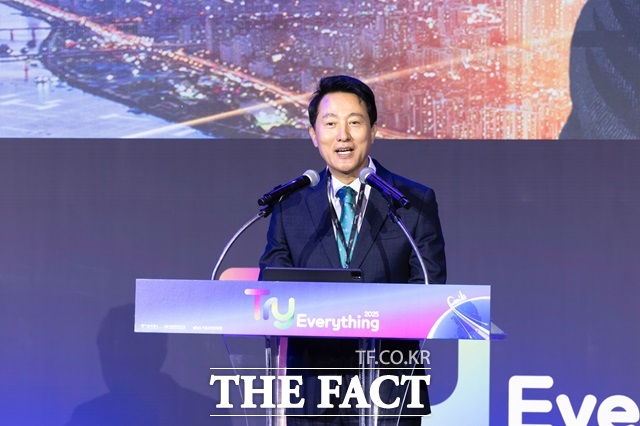 지난 9월 11일부터 12일까지 동대문디자인플라자(DDP)에서 열린 '트라이 에브리싱 2025(Try Everything 2025)'에서 오세훈 서울시장이 개회사를 하고 있다./서울시