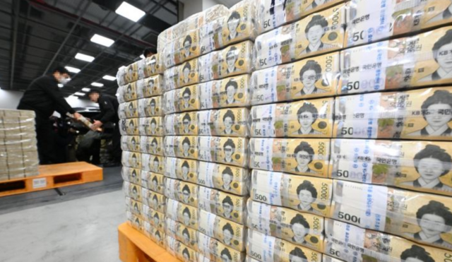 자금이 은행에서 증시로 옮겨가는 머니무브가 본격화하고 있다. /뉴시스