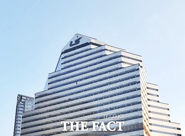 LS그룹 미국 계열사 에식스솔루션즈가 7일 코스피 상장을 위해 한국거래소에 상장 예비심사를 청구했다. 서울 용산구 LS용산타워. /더팩트 DB
