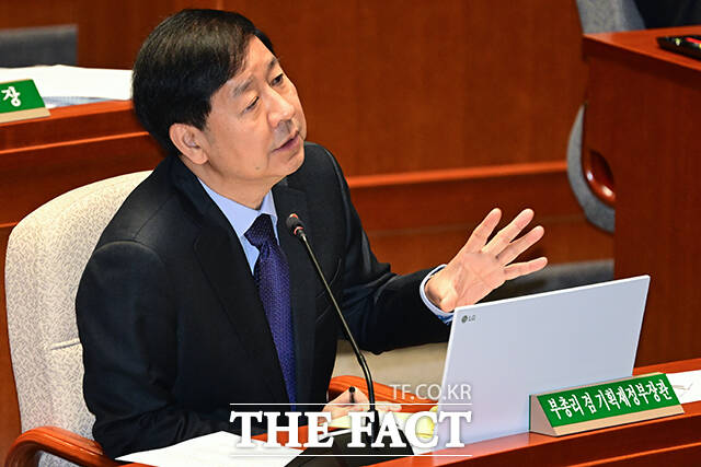 질의 답변하는 구윤철 경제부총리 겸 기획재정부 장관.