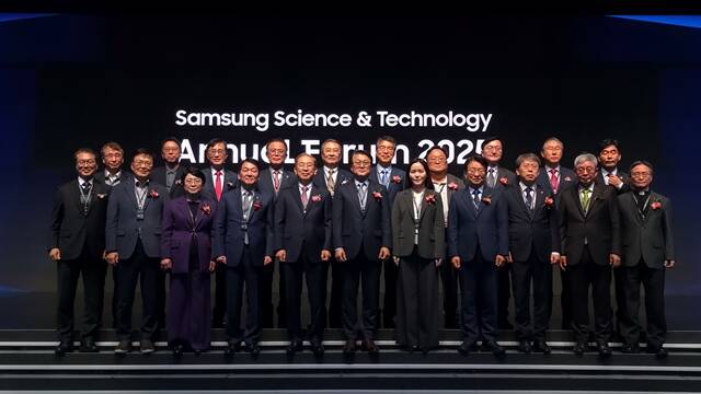 7일 서울 강남구 인터컨티넨탈 파르나스 호텔에서 열린 삼성미래기술육성사업 애뉴얼 포럼 참석자들이 기념 촬영을 하고 있다. /삼성