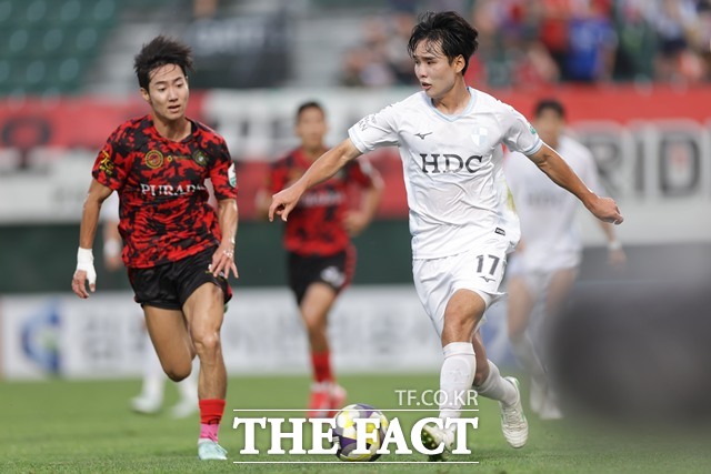 PO진출의 실낱 같은 희망을 이어가고 있는 부산과 김포./K리그