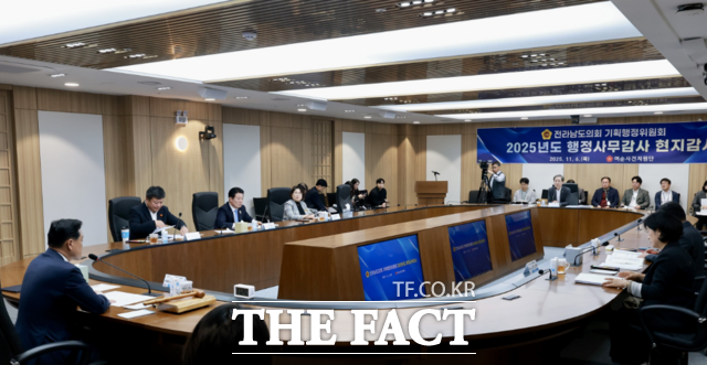 6일 전남도의회 기획행정위원회가 여순사건지원단 행정사무감사를 진행하고 있다. /전남도의회