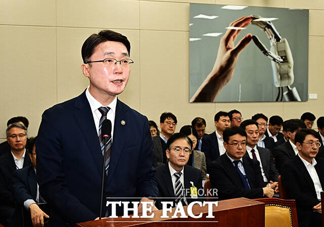 2026년도 예산안 관련 제안설명하는 류제명 과학기술정보통신부 제2차관.