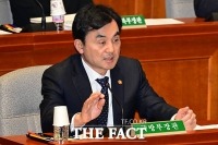  국방장관, '합참 장군 일괄 교체설'에…