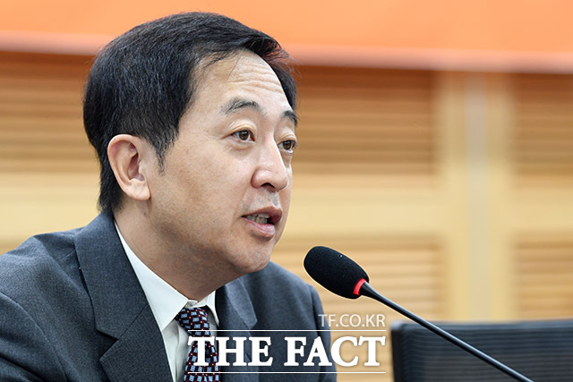 검사 출신인 금태섭 전 더불어민주당 의원이 대장동 개발 비리 사건 1심에서 실형을 받은 이들을 대상으로 항소하지 않는 것은 관행이라는 주장에 잘못됐다라고 반박했다. /남용희 기자