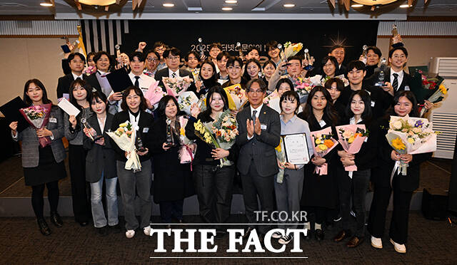 김기정 한국인터넷신문협회 회장이 10일 오후 서울 중구 프레스센터에서 열린 2025 인터넷신문 언론윤리대상에 참석해 개회사를 하고 있다. /임영무 기자