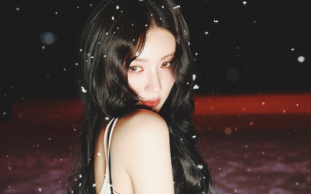 아이들 미연이 솔로 앨범 MY, Lover로 초동 판매량 20만 장을 돌파했다. /큐브엔터