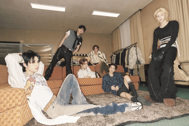 그룹 보이넥스트도어가 10일 0시 인기 애니메이션 톰과 제리와 협업한 싱글 SAY CHEESE!(세이 치즈!)를 발매했다./KOZ엔터테인먼트