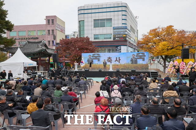 지난 8일 아산시 온양온천역 광장에서 열린 제30회 농업인의 날 행사 현장 모습. /아산시